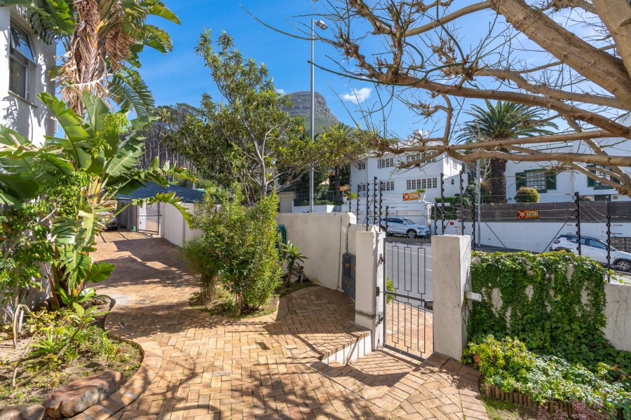 1 Bedroom Property for Sale in Gardens Western Cape